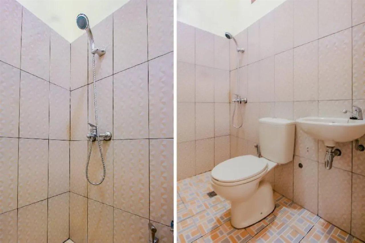 Oyo 90063 Silver Homestay Syariah Perabumulih ภายนอก รูปภาพ